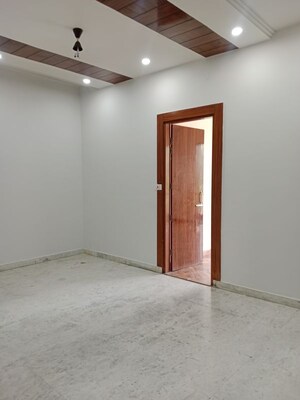 Room in 3 BHK Builder Floor at Model Town – for Rent