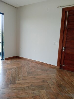 Room in 3 BHK Builder Floor at Model Town – for Rent