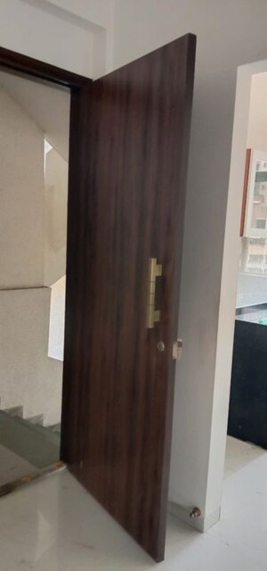 Building Lobby in 2 BHK Apartment at Shree Mahavir Darshan CHS Kandivali West, Kandivali West – for Rent