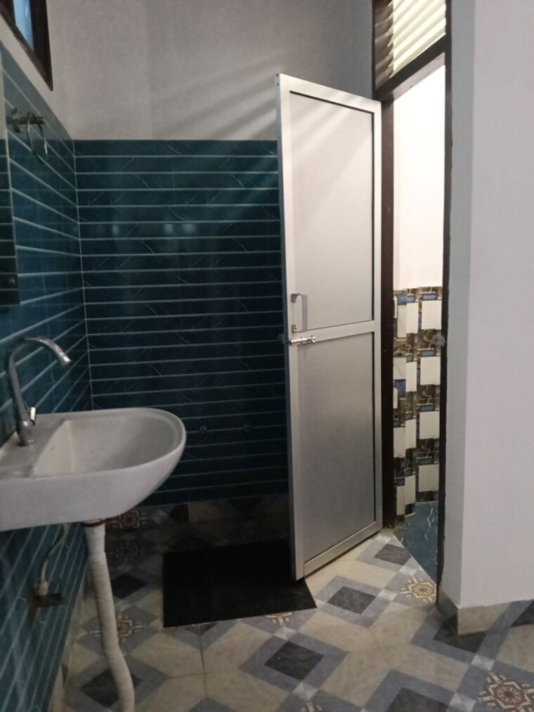Bathroom, gomti nagar 3 Bedroom 2152 Sq.Ft. Independent House In Gomti Nagar Lucknow 10422402