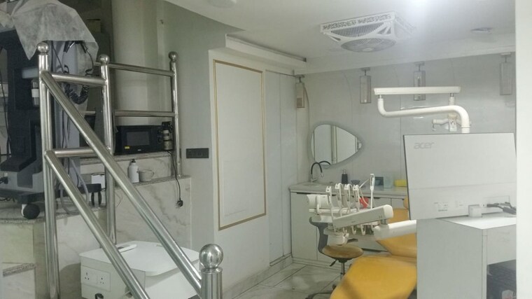 Team Area, gomti nagar Commercial Shop 400 Sq.Ft. In Gomti Nagar Lucknow 10422404