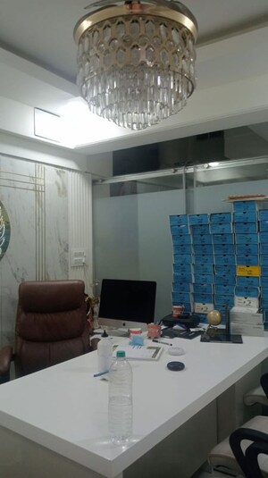  Shop For Rent in Gomti Nagar