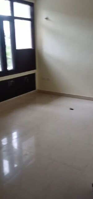 Room in 3 BHK Apartment at SRS Royal Hills, Sector 87 – for Rent