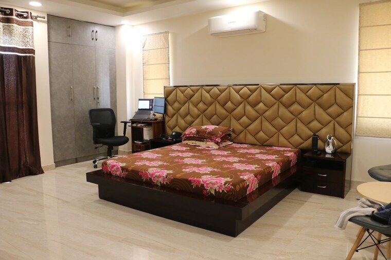 Bedroom, malibu town 4 Bedroom 500 Sq.Yd. Builder Floor In Malibu Town Gurgaon 10422478