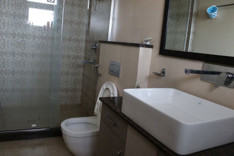Bathroom, malibu town 4 Bedroom 500 Sq.Yd. Builder Floor In Malibu Town Gurgaon 10422478