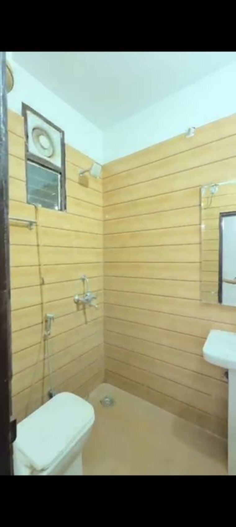 Bathroom, palam-vihar-residents-association 2 Bedroom 1380 Sq.Ft. Builder Floor In Palam Vihar Gurgaon 10422490