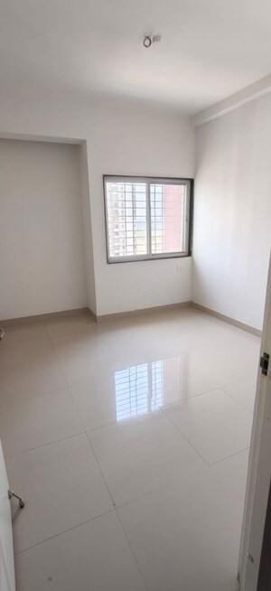 Room in 3 BHK Apartment at Centro Mhada, Pimpri – for Rent
