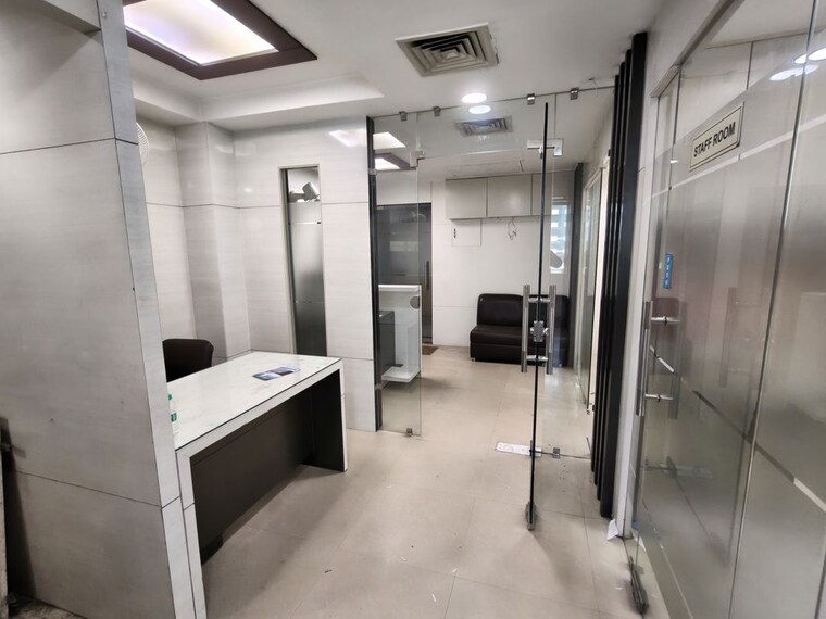 Team Area, netaji subhash place Commercial Office Space 967 Sq.Ft. In Netaji Subhash Place Delhi 10422587