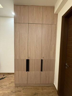 Furnished Amenities in 3 BHK Apartment at Raj One Good Earth, Sector 71 – for Rent