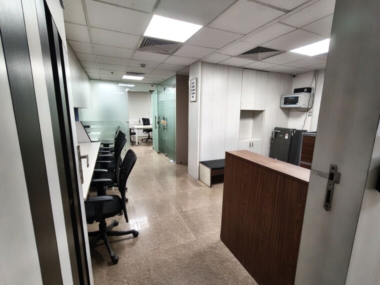 Team Area, netaji subhash place Commercial Office Space 1976 Sq.Ft. In Netaji Subhash Place Delhi 10422605