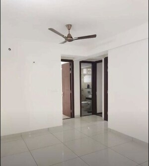 Room in 3 BHK Apartment at Allwin El Spazia, Sanauli – for Rent