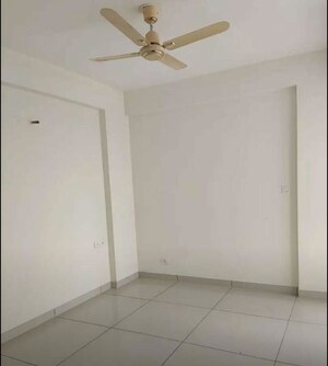 Room in 3 BHK Apartment at Allwin El Spazia, Sanauli – for Rent