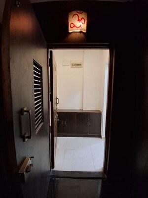 Furnished Amenities in 2 BHK Apartment at Oshiwara – for Rent