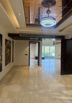 Living Room in 4 BHK Builder Floor at South City 2 – for Rent