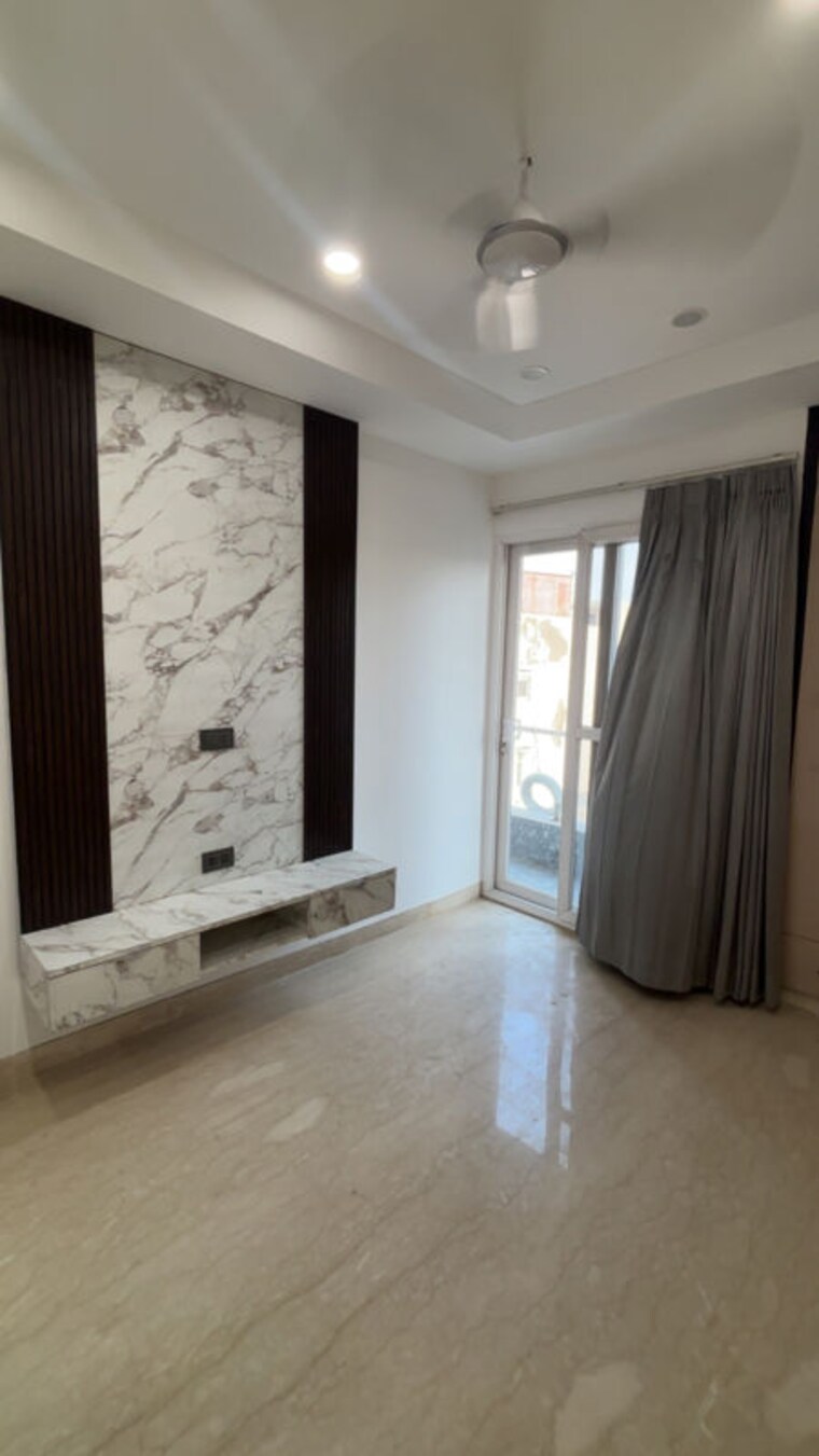 Room, vikas puri 3 Bedroom 750 Sq.Ft. Builder Floor In Vikas Puri Delhi 10422655