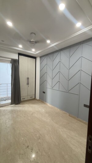 Room in 3 BHK Builder Floor at Vikas Puri – for Sale