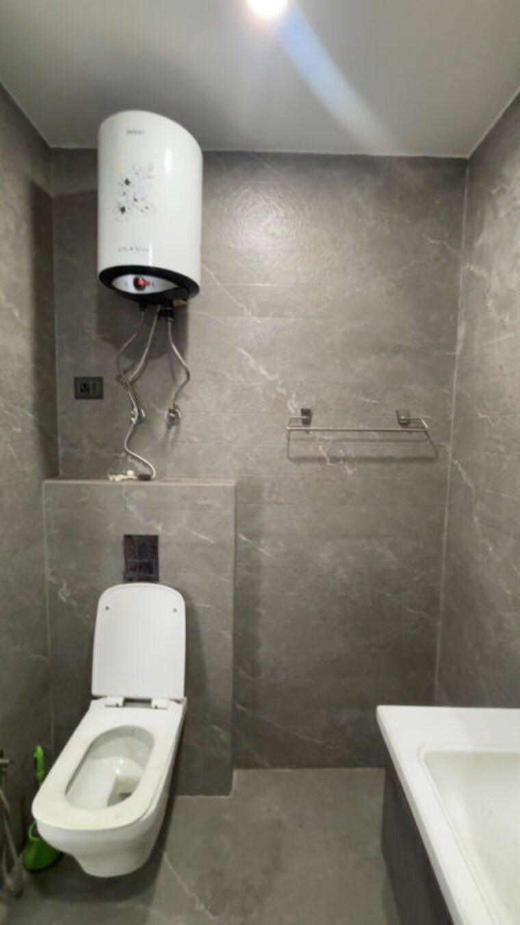 Bathroom, vikas puri 3 Bedroom 750 Sq.Ft. Builder Floor In Vikas Puri Delhi 10422655
