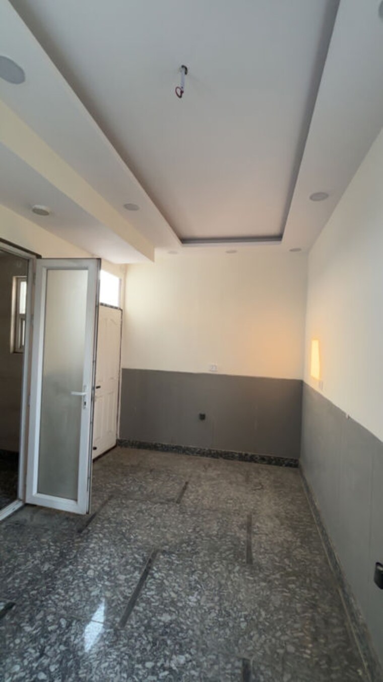 Room, vikas puri 3 Bedroom 750 Sq.Ft. Builder Floor In Vikas Puri Delhi 10422655