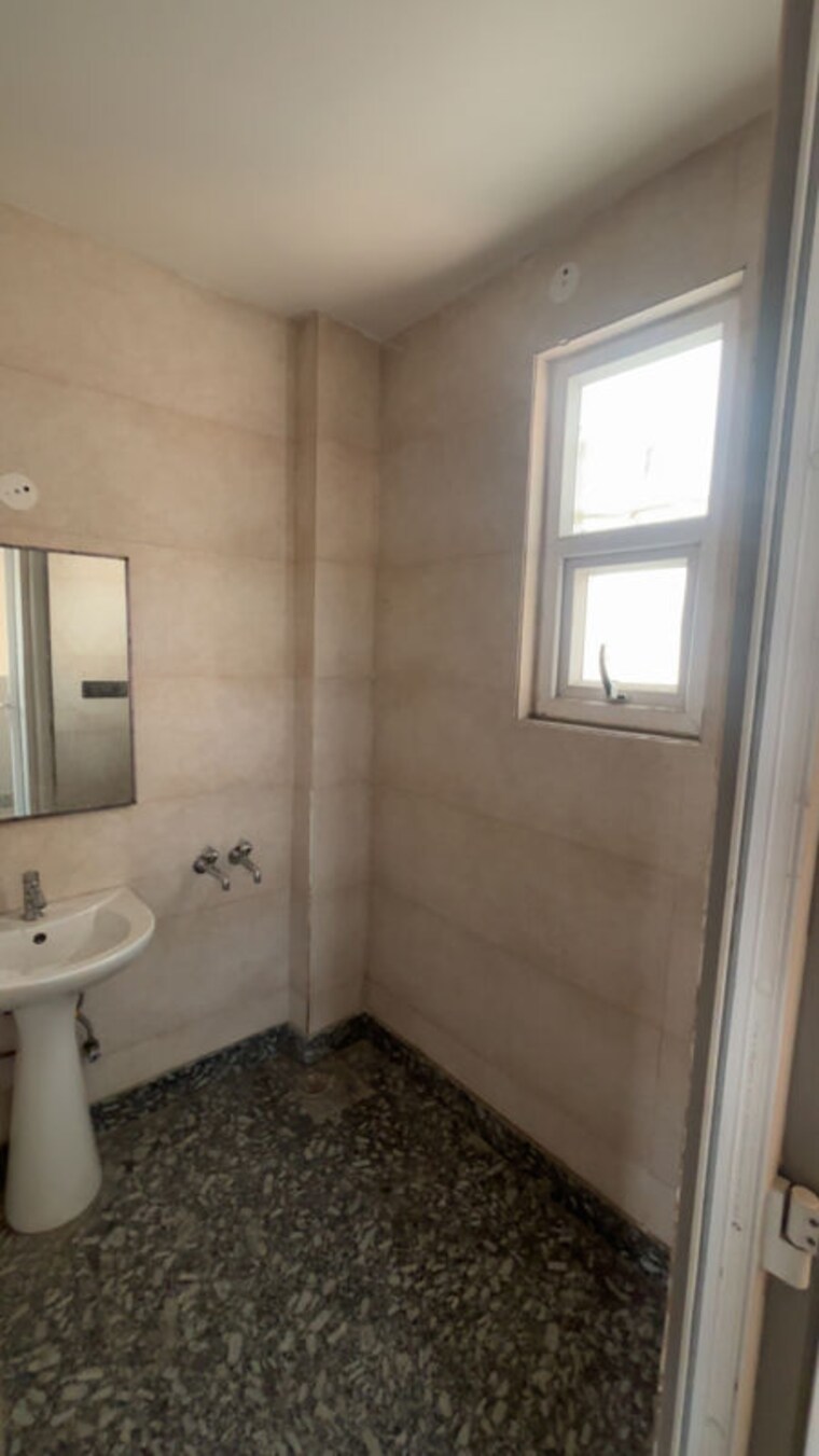 Bathroom, vikas puri 3 Bedroom 750 Sq.Ft. Builder Floor In Vikas Puri Delhi 10422655