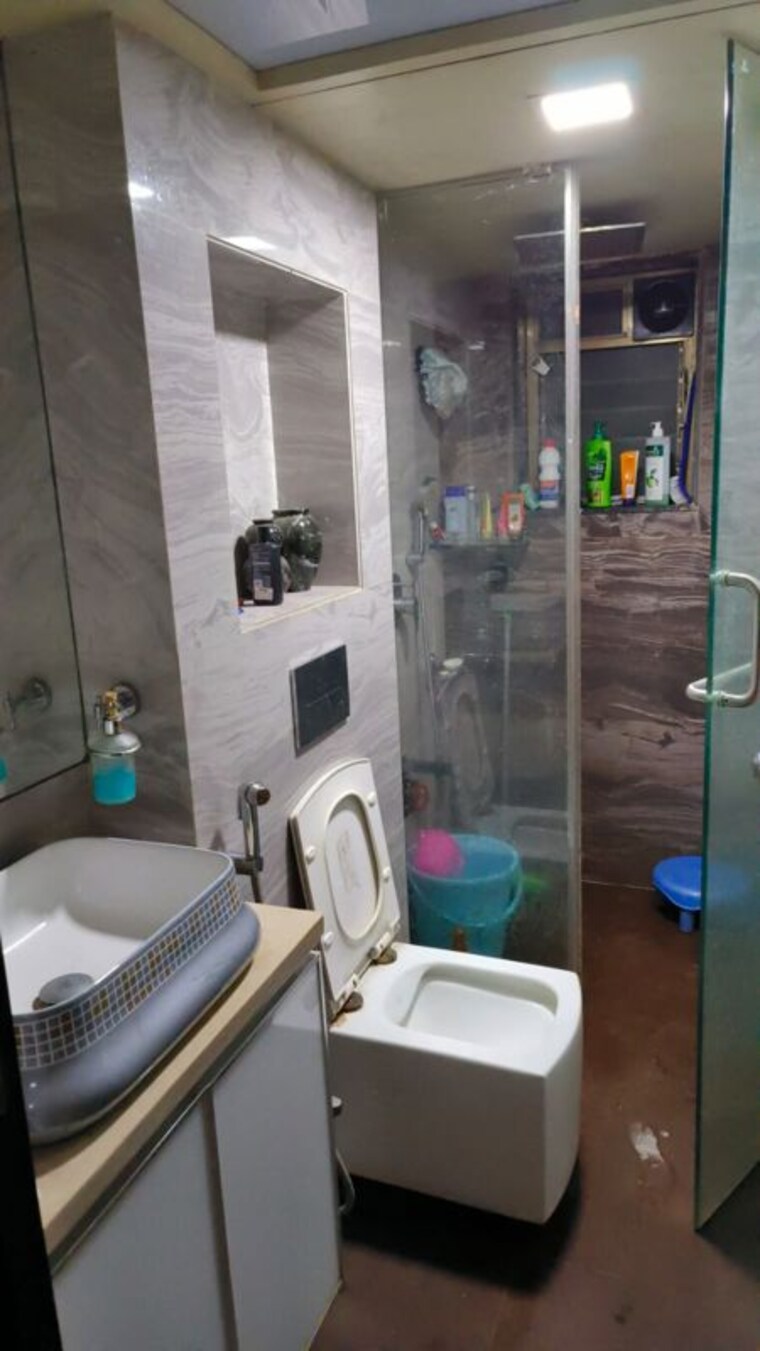 Bathroom, new-sarvottam-chs-vile-parle-west 3 Bedroom 850 Sq.Ft. Apartment In Vile Parle West Mumbai 10422714
