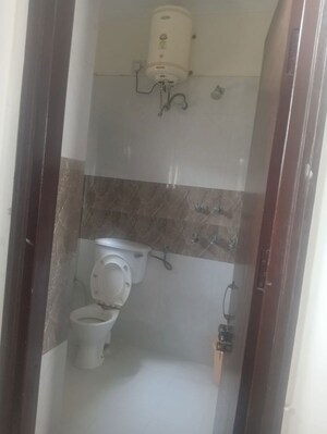 Bathroom in 1 RK Builder Floor at Sector 21 – for Rent