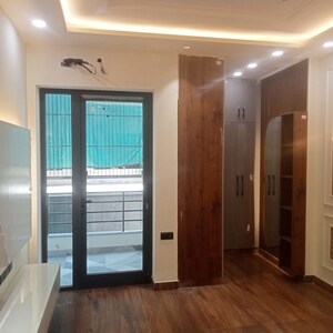 Room in 2 BHK Builder Floor at Amolik Aster Woods, Sector 98 – for Sale
