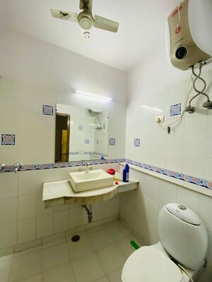 Bathroom in 2.5 BHK Builder Floor at Sector 23 – for Rent