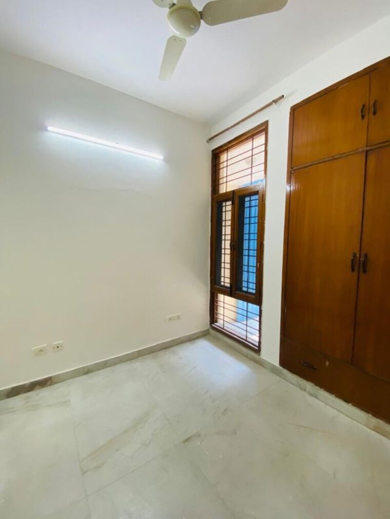 Room, sector 23 2.5 Bedroom 173 Sq.Yd. Builder Floor In Sector 23 Gurgaon 10422742