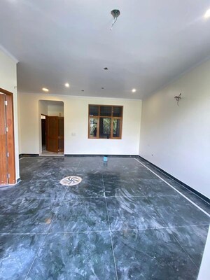 Room in 2 BHK Builder Floor at Sector 23 – for Rent