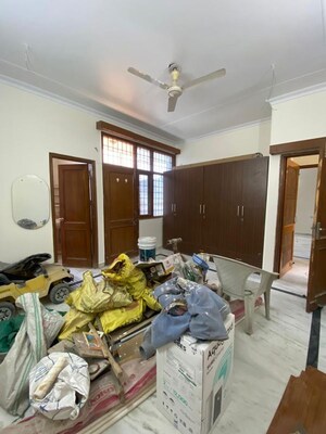 Bedroom in 2 BHK Builder Floor at Sector 23 – for Rent