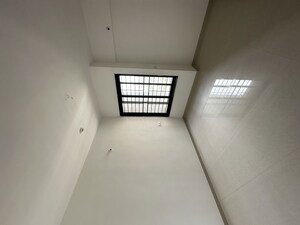 Room in 3 BHK Apartment at Kohinoor Sportsville, Hinjewadi – for Rent