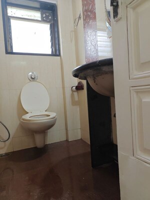 Bathroom in 2.5 BHK Apartment at Andheri West – for Rent