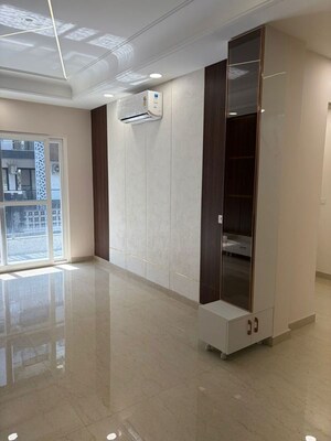 Attached Bathroom in 4 BHK Builder Floor at Adani Samsara Ivana, Sector 63 – for Sale