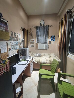 Living Room in 6+ BHK Independent House at Aliganj – for Sale