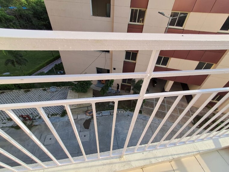 Balcony, sadh nagar 1 Bedroom 55 Sq.Mt. Apartment In Sadh Nagar Delhi 10422848