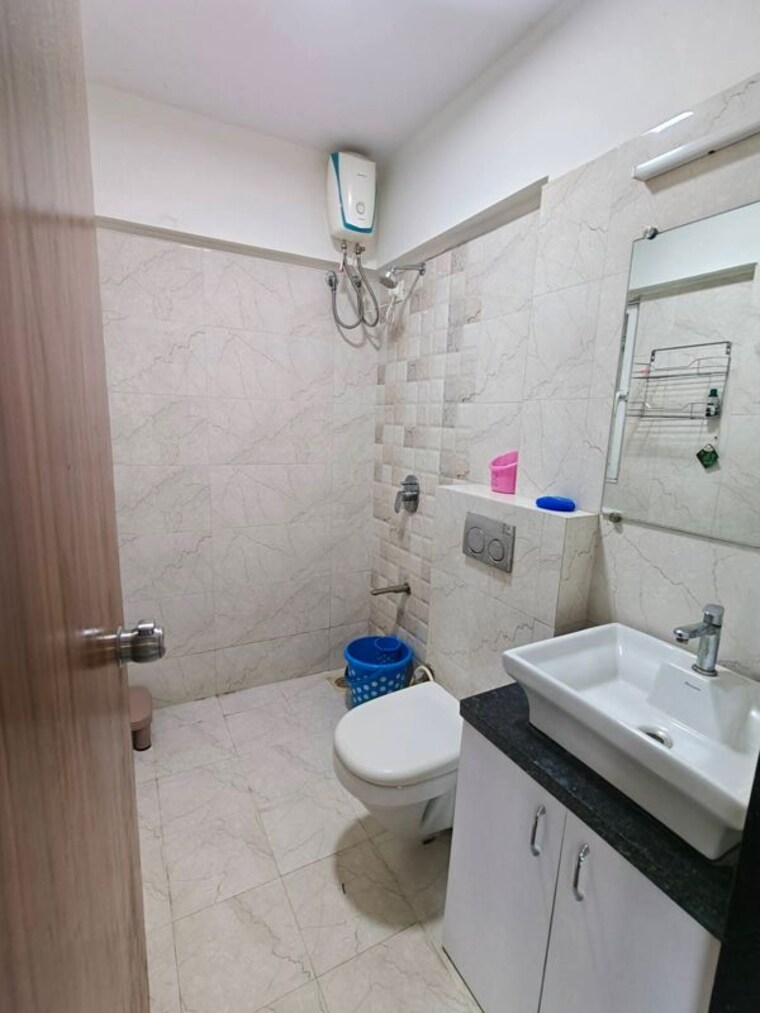 Bathroom, dlh-metroview 2 Bedroom 689 Sq.Ft. Apartment In Andheri West Mumbai 10422958