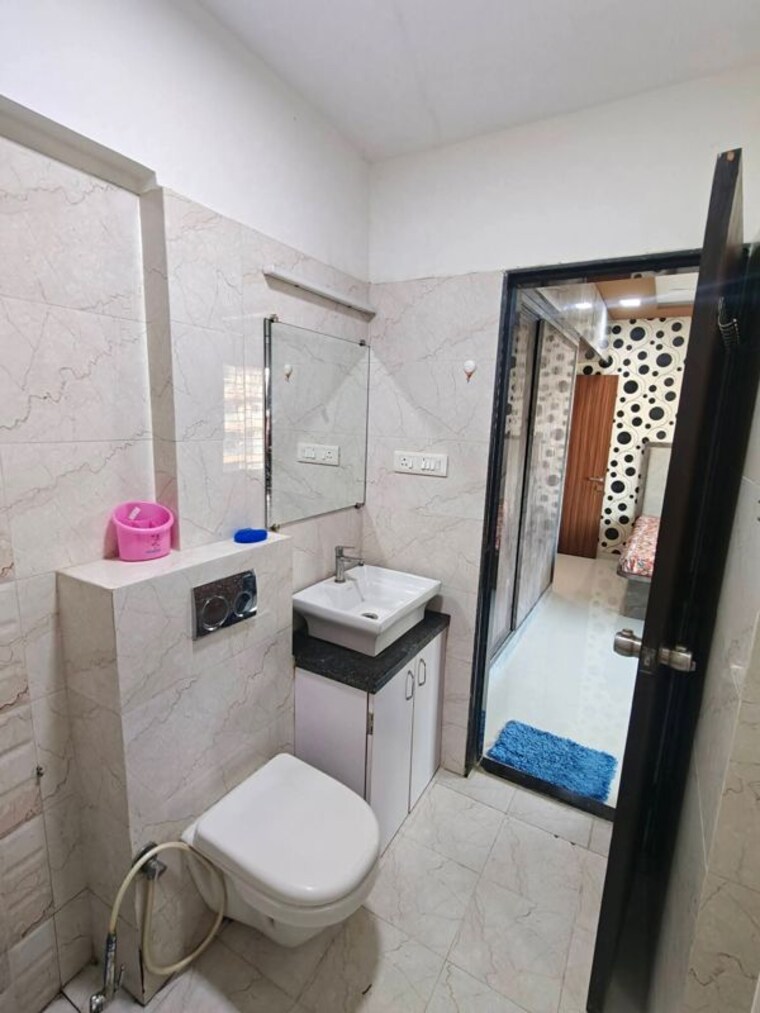 Bathroom, dlh-metroview 2 Bedroom 689 Sq.Ft. Apartment In Andheri West Mumbai 10422958