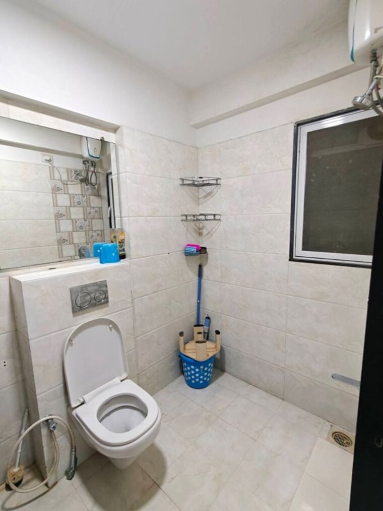 Bathroom, dlh-metroview 2 Bedroom 689 Sq.Ft. Apartment In Andheri West Mumbai 10422958