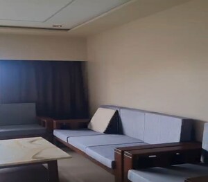 Living Room in 2 BHK Apartment at Dadar East – for Rent