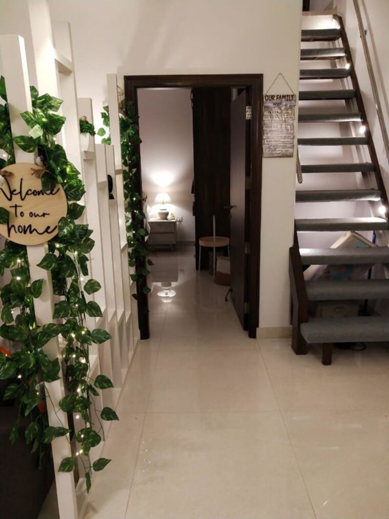  Parking, vasant kunj 4 Bedroom 2200 Sq.Ft. Apartment In Vasant Kunj Delhi 10422985