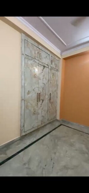 Room in 2 BHK Builder Floor at Vasundhara Sector 3 – for Rent