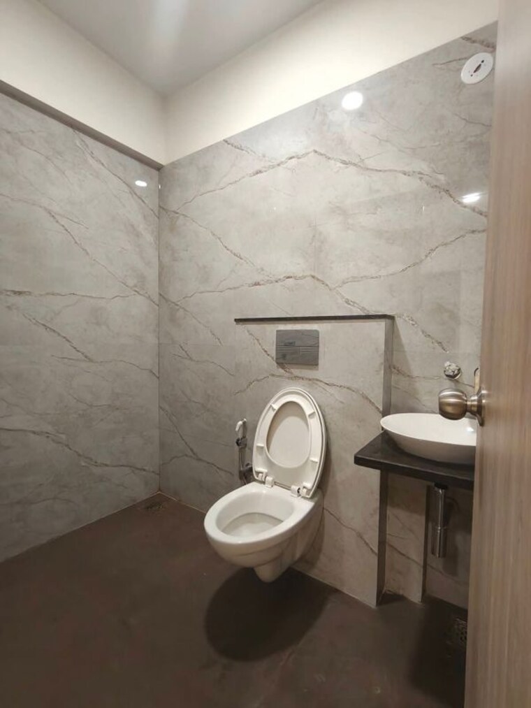 Bathroom, our-home-chs 2.5 Bedroom 789 Sq.Ft. Apartment In Andheri West Mumbai 10423002