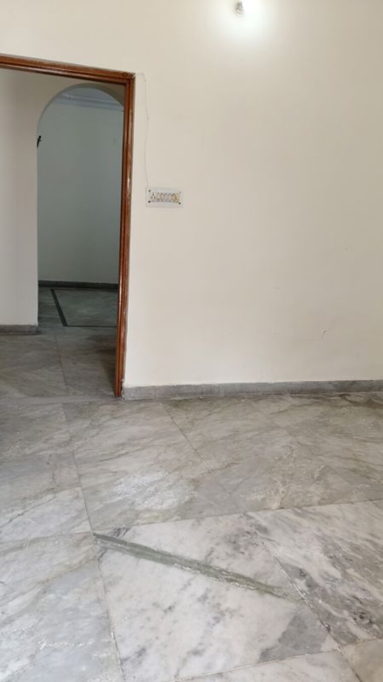 Room, ip colony 2 Bedroom 150 Sq.Yd. Builder Floor In Ip Colony Faridabad 10422959