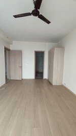 3.5 BHK + Pooja Room,Servant Room 1940 Sq.Ft. Apartment in DLF Express Greens