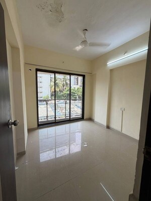 Bedroom in 2 BHK Apartment at Gokul Panchavati Apartment, Andheri West – for Rent