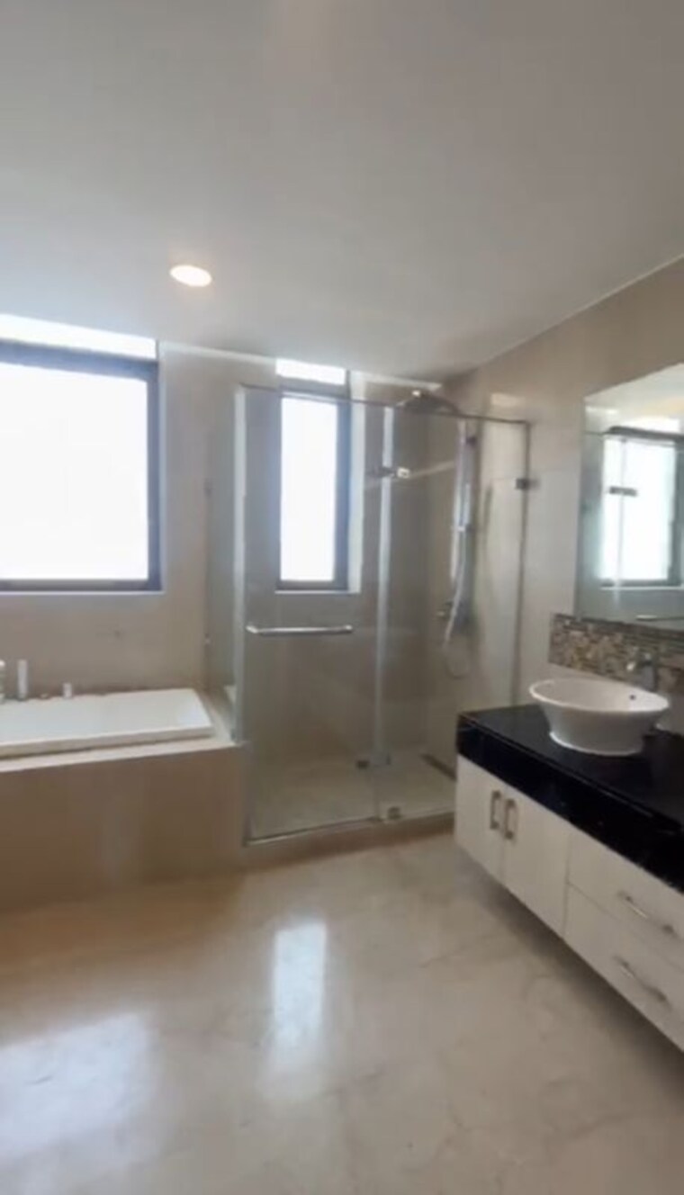 Bathroom, m3m-golf-estate-fairway-east 3 Bedroom 3844 Sq.Ft. Apartment In Sector 65 Gurgaon 10423055