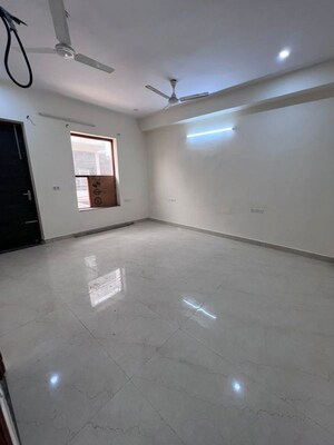 2 BHK Builder Floor For Rent in Model Town