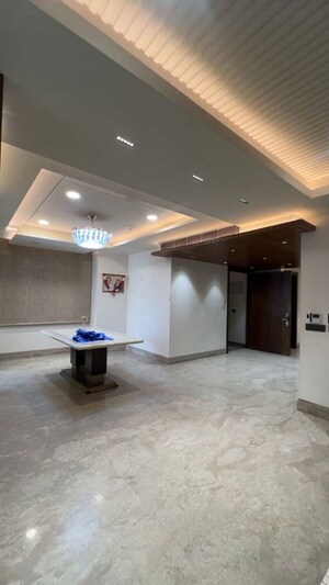 Room in 4 BHK Villa at Model Town – for Sale