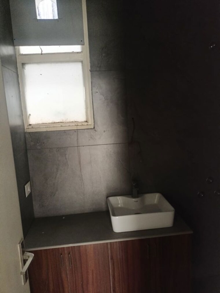 Bathroom, suvidha-apartments-gurgaon 3 Bedroom 2000 Sq.Ft. Apartment In Sector 56 Gurgaon 10423056