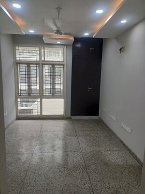 Room in 3 BHK Apartment at Suvidha Apartments Gurgaon, Sector 56 – for Rent